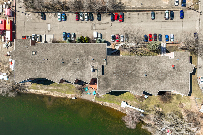 Building Photo - Lakeview Terrace