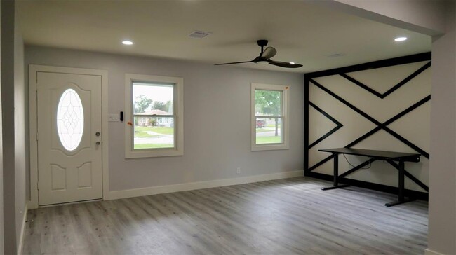 Building Photo - 4139 De Leon St