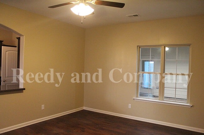 Foto del edificio - 7937 Bay Meadow Cir S
