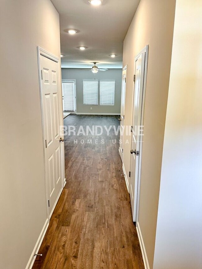 Building Photo - 202 Crestview Wy