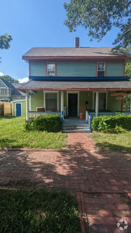 Building Photo - 946 1/2 Rhode Island St