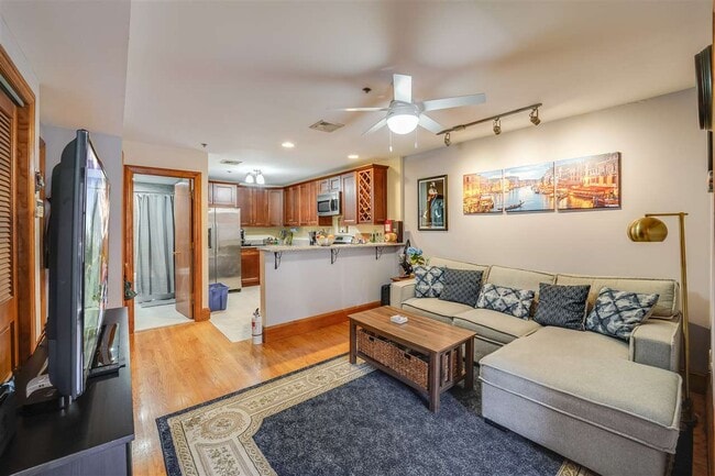 Building Photo - 121 Willow Ave