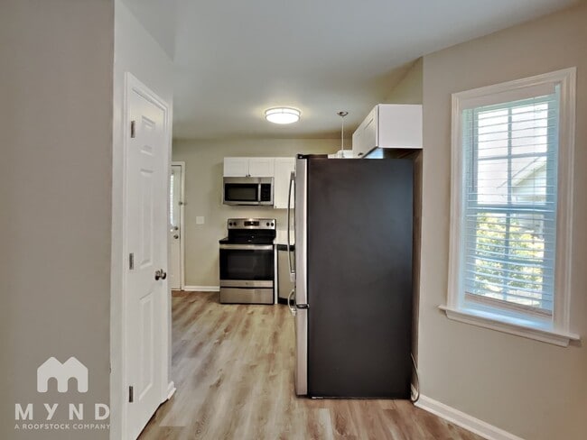 Building Photo - 4717 Sinclair Dr