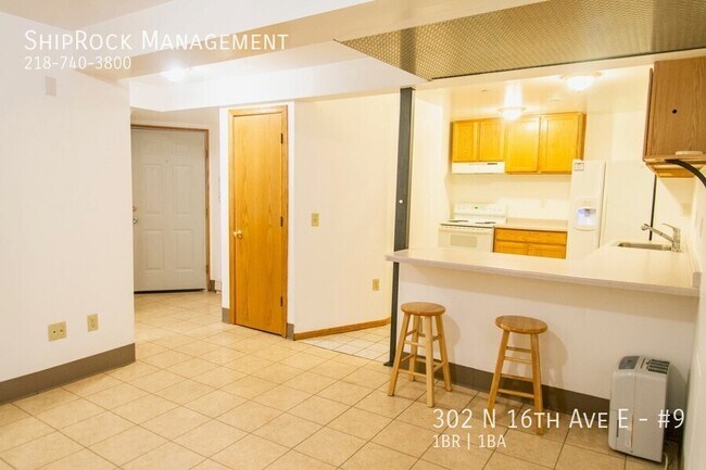 Foto del edificio - 302 N 16th Ave E