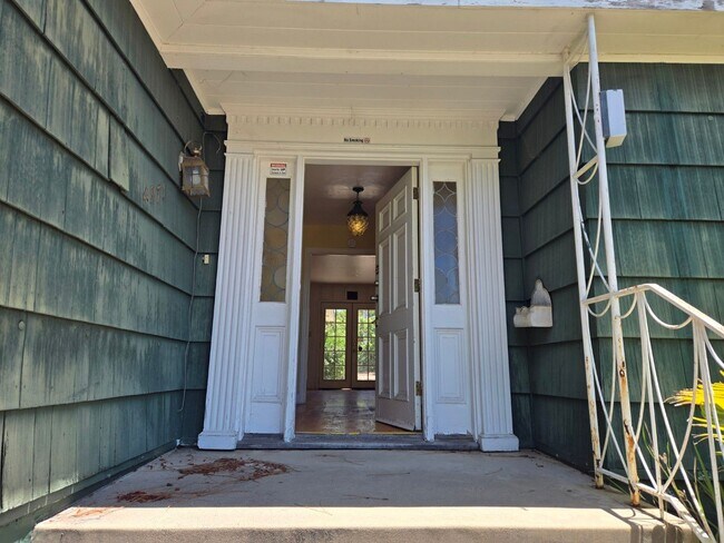 Foto del edificio - Large home near SDSU available immediately.