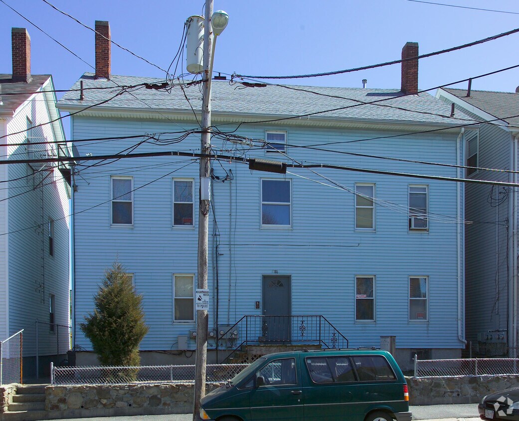 Building Photo - 86 Kilburn St