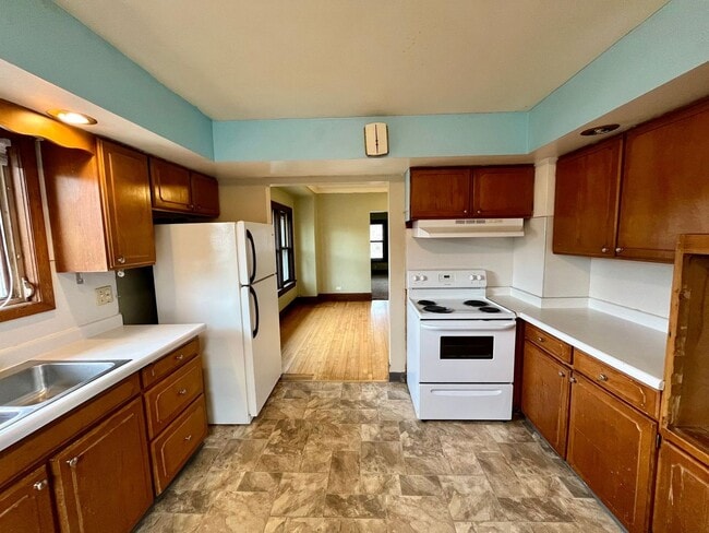 Building Photo - 1335 Prospect Ave