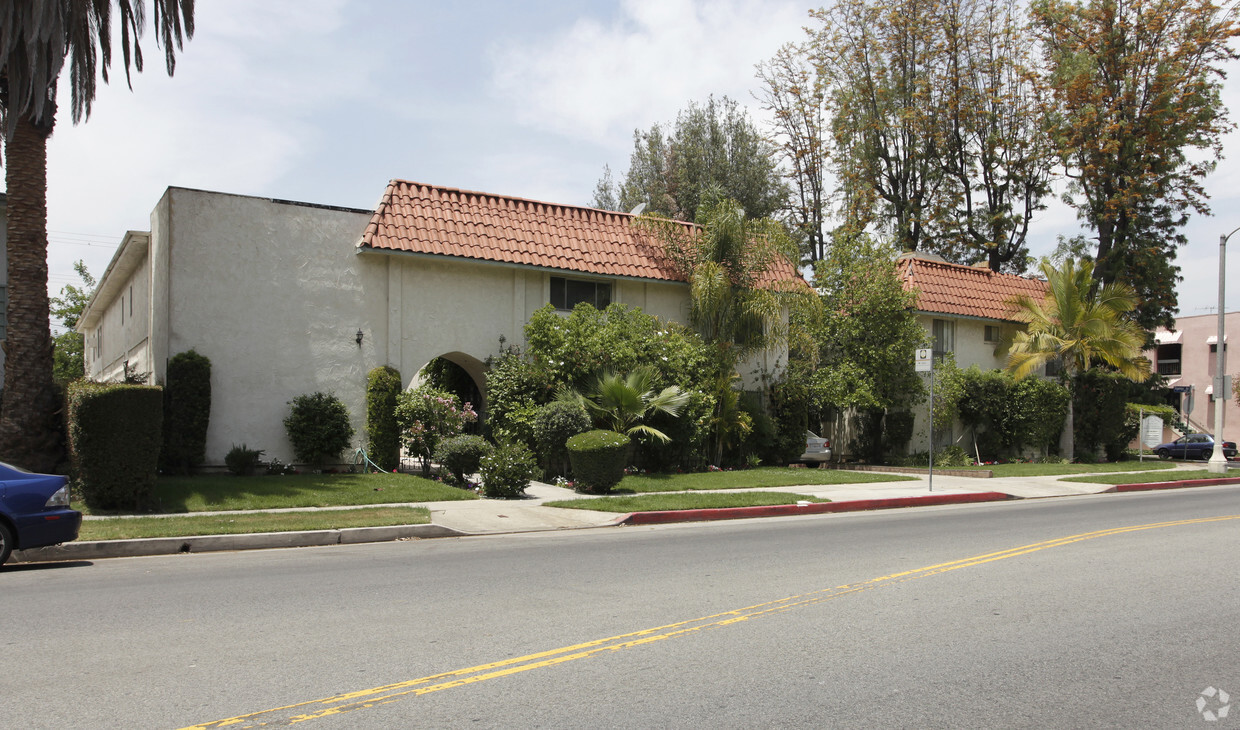 Building Photo - 4251 Tujunga Ave