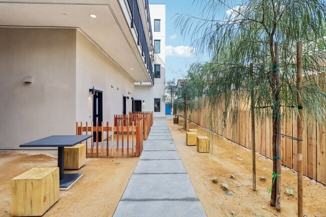 Foto del edificio - 4456 30th Street - North Parks Elevated Spanish Style Community