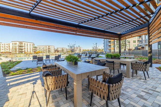 Building Photo - 10505 Deerwood Rd