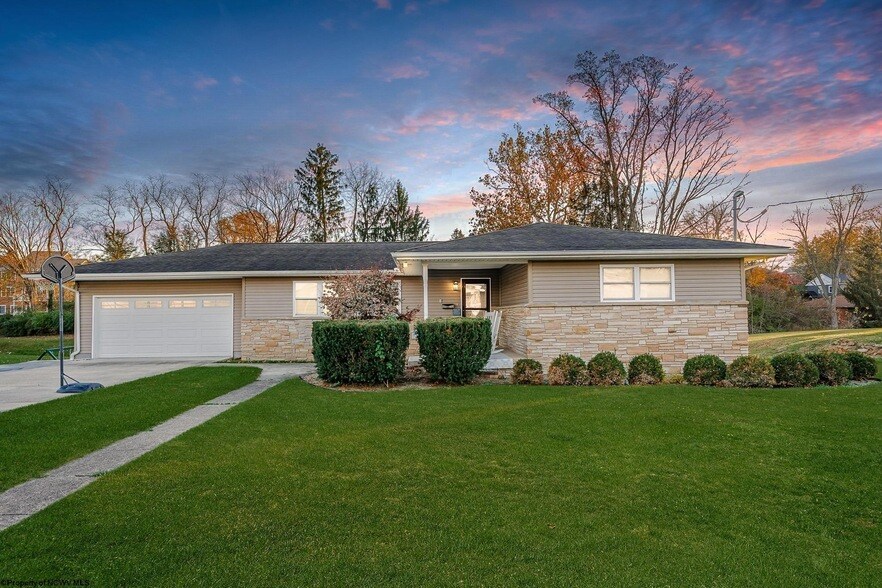 Foto principal - 670 Killarney Dr