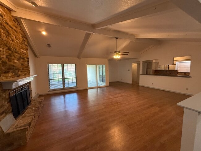 Building Photo - 254 Linda Ln