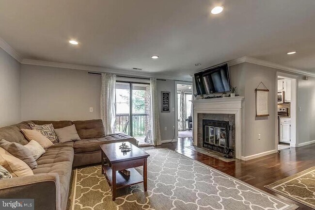 Building Photo - 13124 Wonderland Way