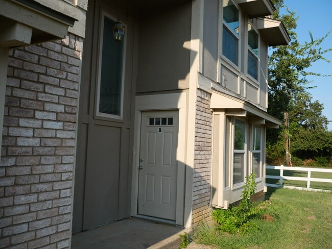 Foto del edificio - 6925 Calender Rd