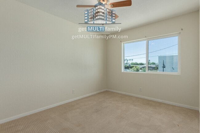 Building Photo - 721 E Montebello Ave