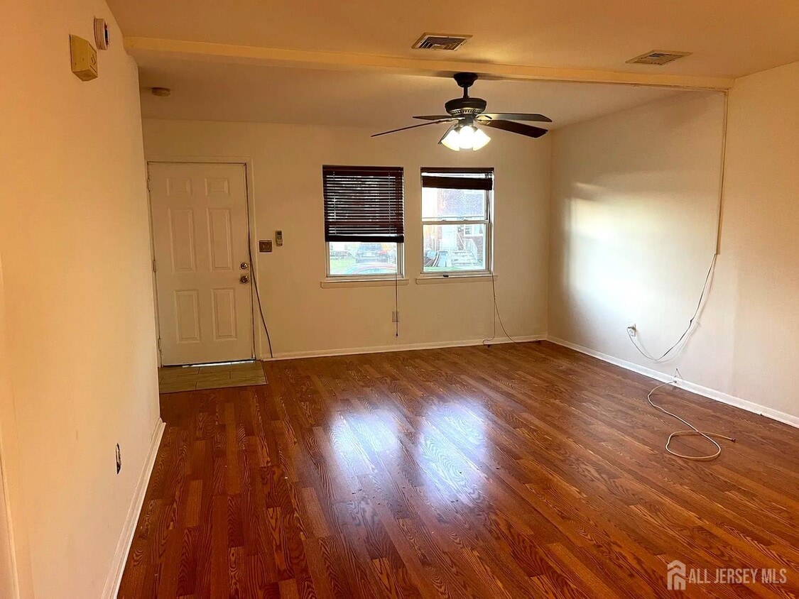 Building Photo - 150 Lowell St