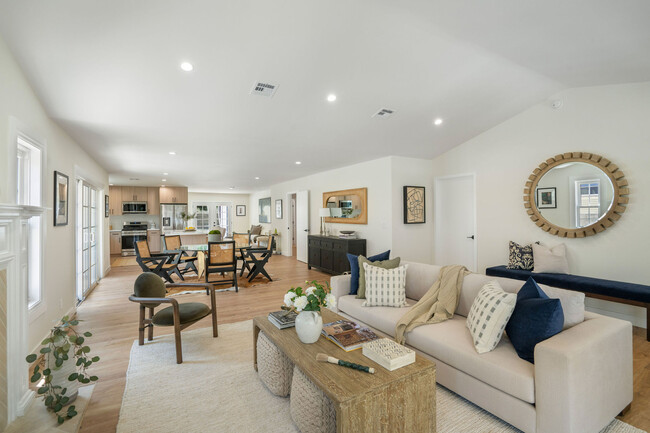 Foto del edificio - 325 N Wilton Pl