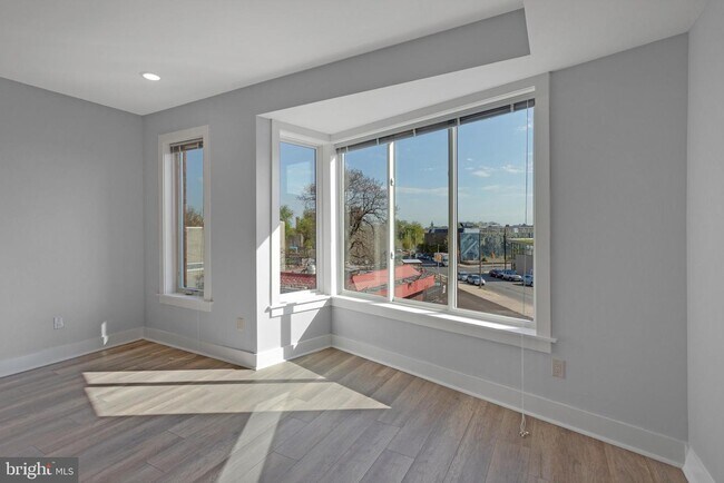 Building Photo - 2208 Ridge Ave