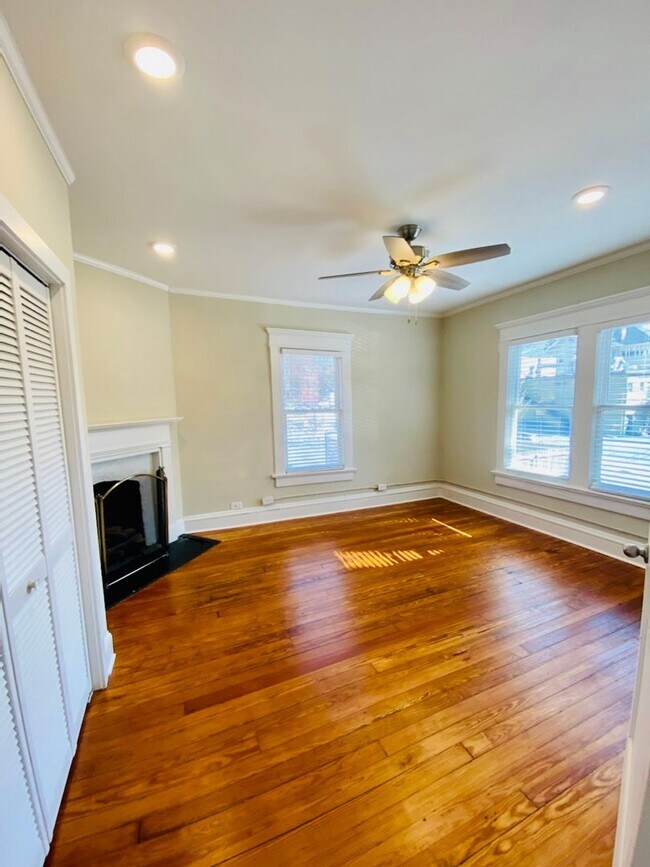 Foto del edificio - 688 Linwood Ave NE
