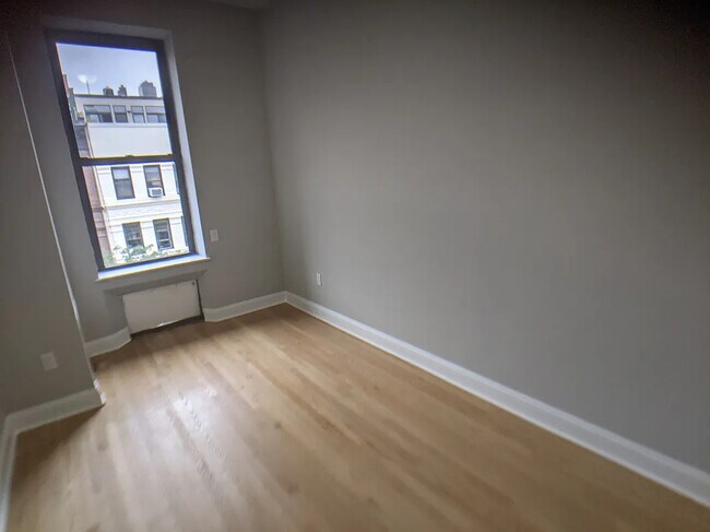 Foto del edificio - 113 W 75th St