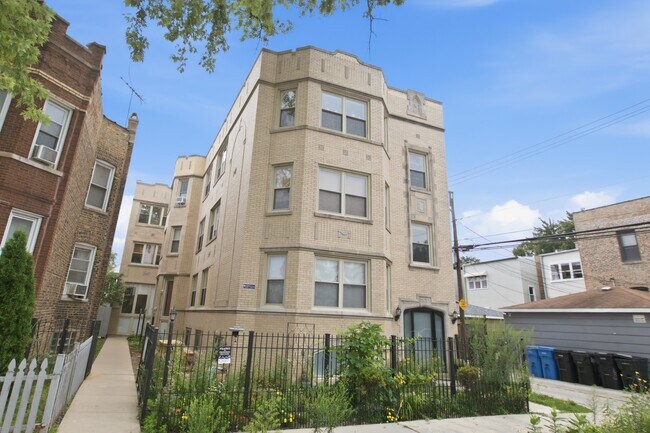 Foto del edificio - 2619 N Harding Ave