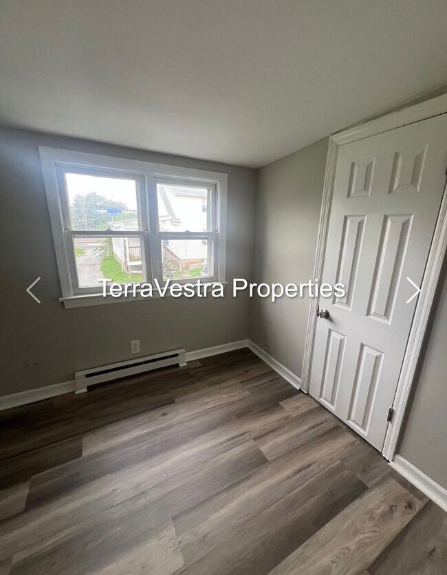 Foto del edificio - 376 S Hook Rd