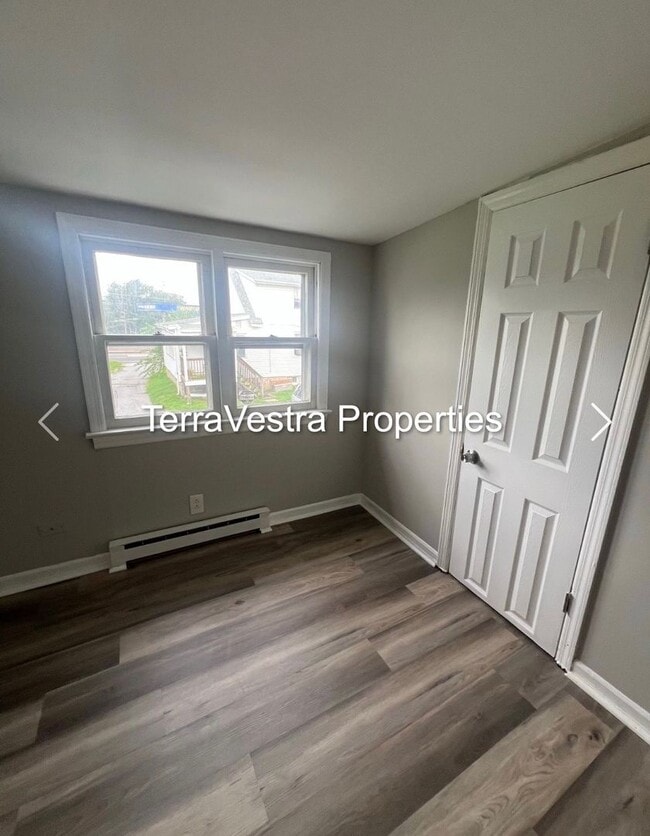 Building Photo - 376 S Hook Rd