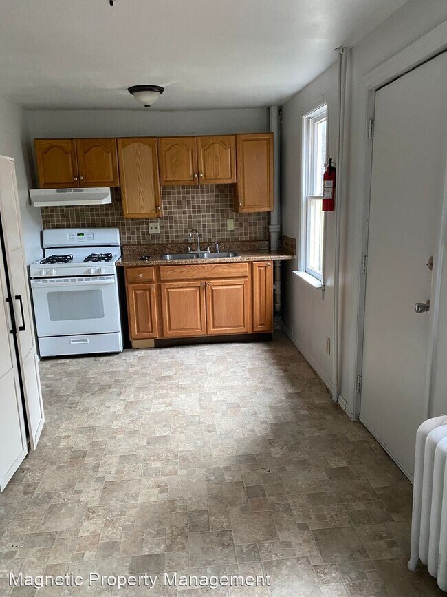 Building Photo - 3 br, 1 bath House - 511 Howard Ave