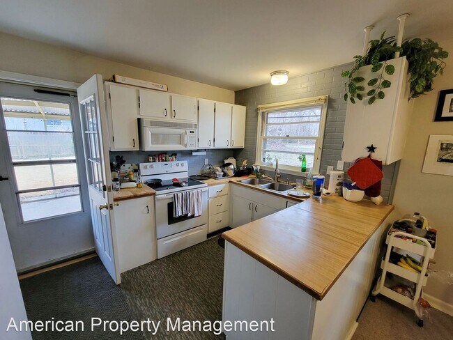 Building Photo - 4 br, 2 bath House - 2456 Hobbs Dr