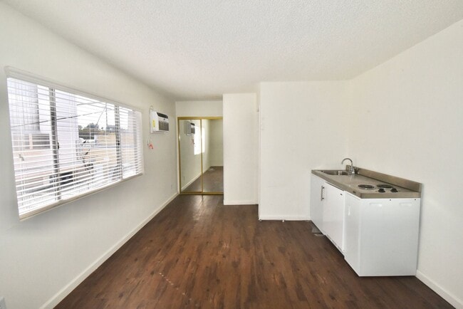 Foto del edificio - 5321 Agnes Ave