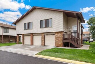 Building Photo - 1332 Kingsbury Dr