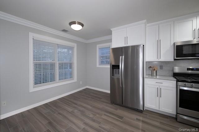 Building Photo - 100 Pineview Ln