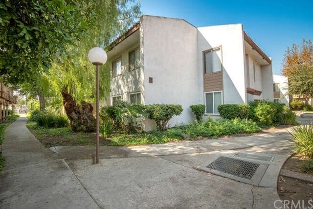 Building Photo - 2521 Sunflower Ave