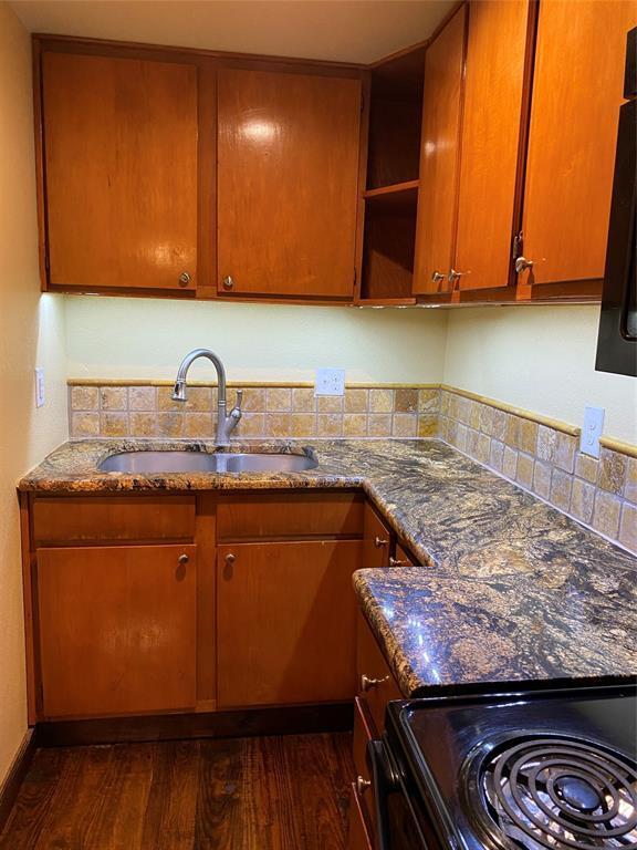 Building Photo - 625 Redbud Ln