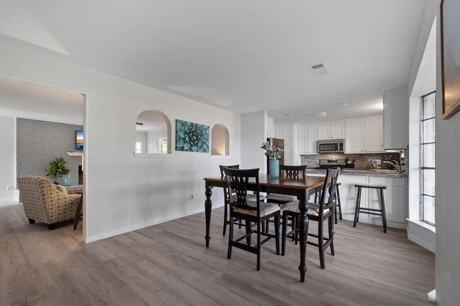 Foto del edificio - Bright & airy Arlington gem near parks & t...