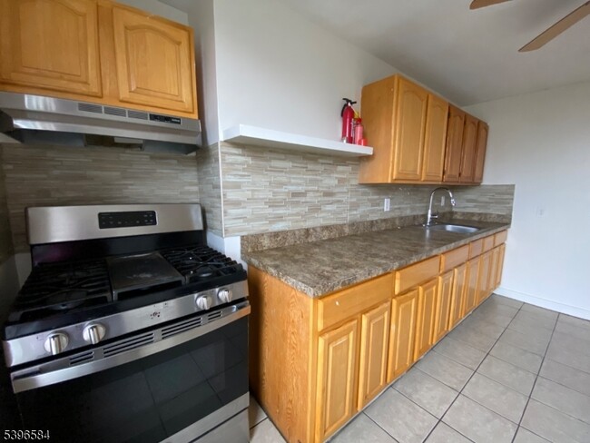 Building Photo - 130 Milford Ave