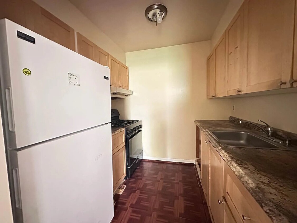Photo - 2000 Mapes Ave (The Bronx, NY)