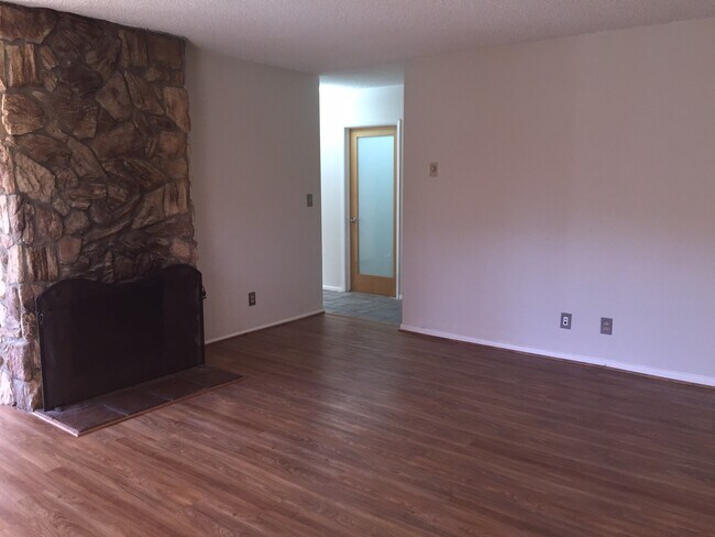 Foto del edificio - 4376 Alla Rd