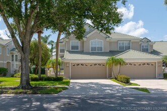 Building Photo - 1676 SW Harbour Isles Cir