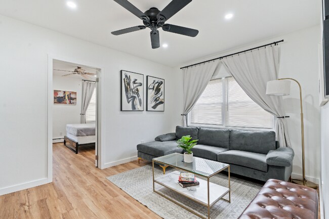 Foto del edificio - 1626 Union Turnpike