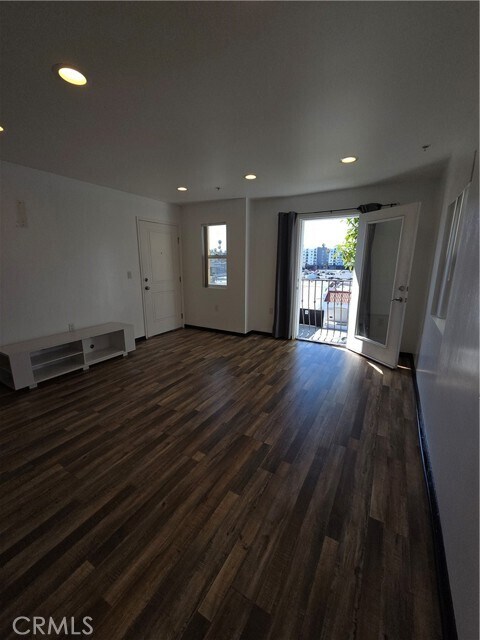 Foto del edificio - 14537 Archwood St