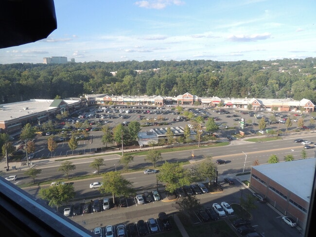 Foto del edificio - 4600 Duke St