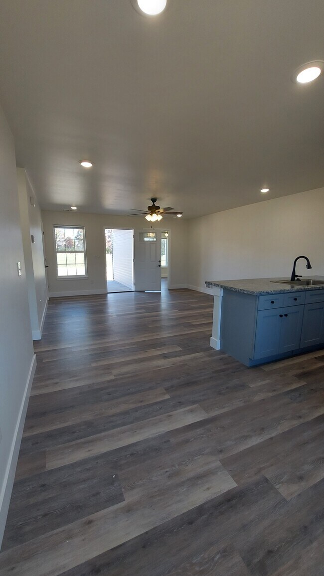 Foto del edificio - 1721 Talon St