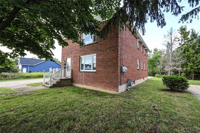 Building Photo - 862 Falcon Dr