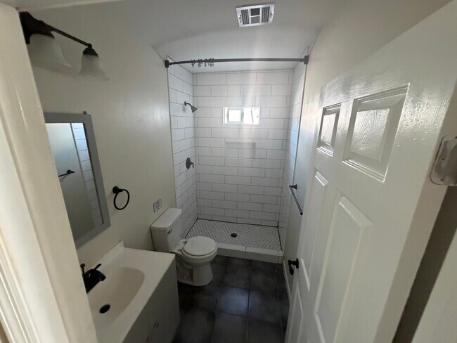 Foto del edificio - 8130 W Amelia Ave