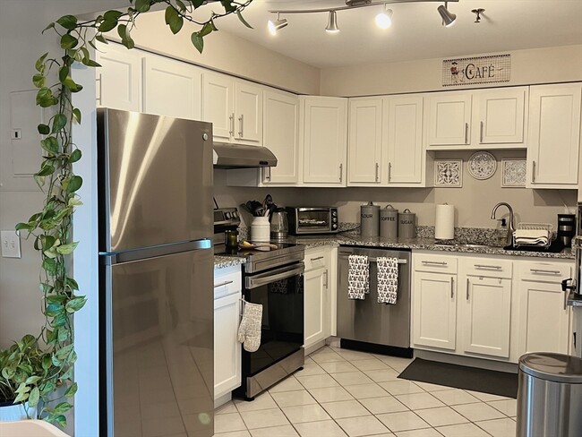 Building Photo - 376 Ocean Ave