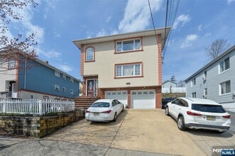 Building Photo - 100 Eastern