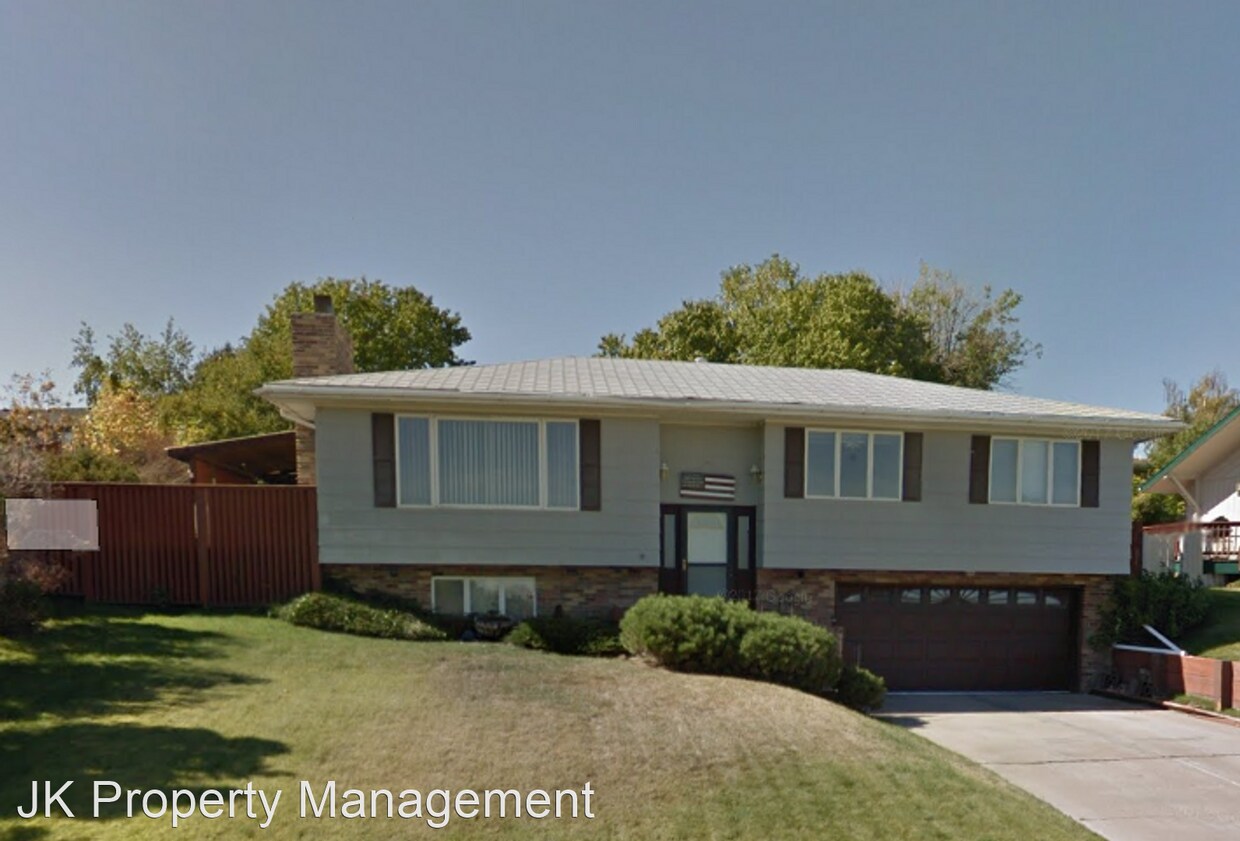 Foto principal - 4 br, 2.5 bath House - 2756 Evergreen Drive