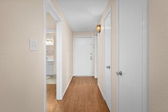 Building Photo - 2475 Underwood St