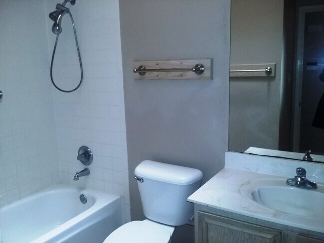 Foto del edificio - 4 Bedrooms 2 Baths in Santa Teresa